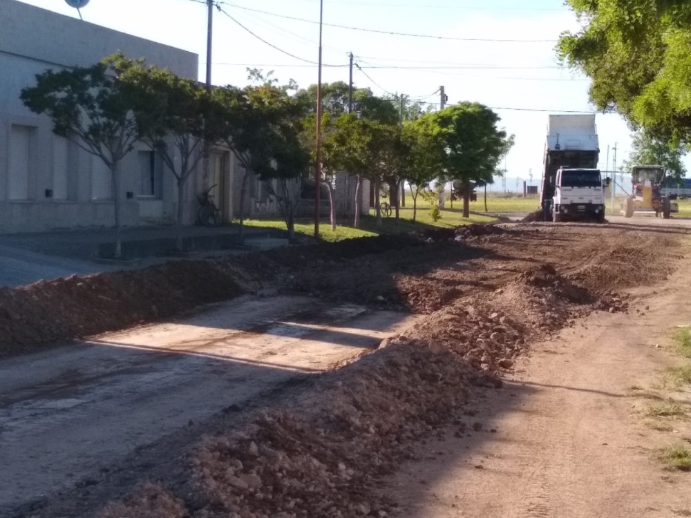 MANTENIMIENTO DE CALLES EN ARROYO CORTO