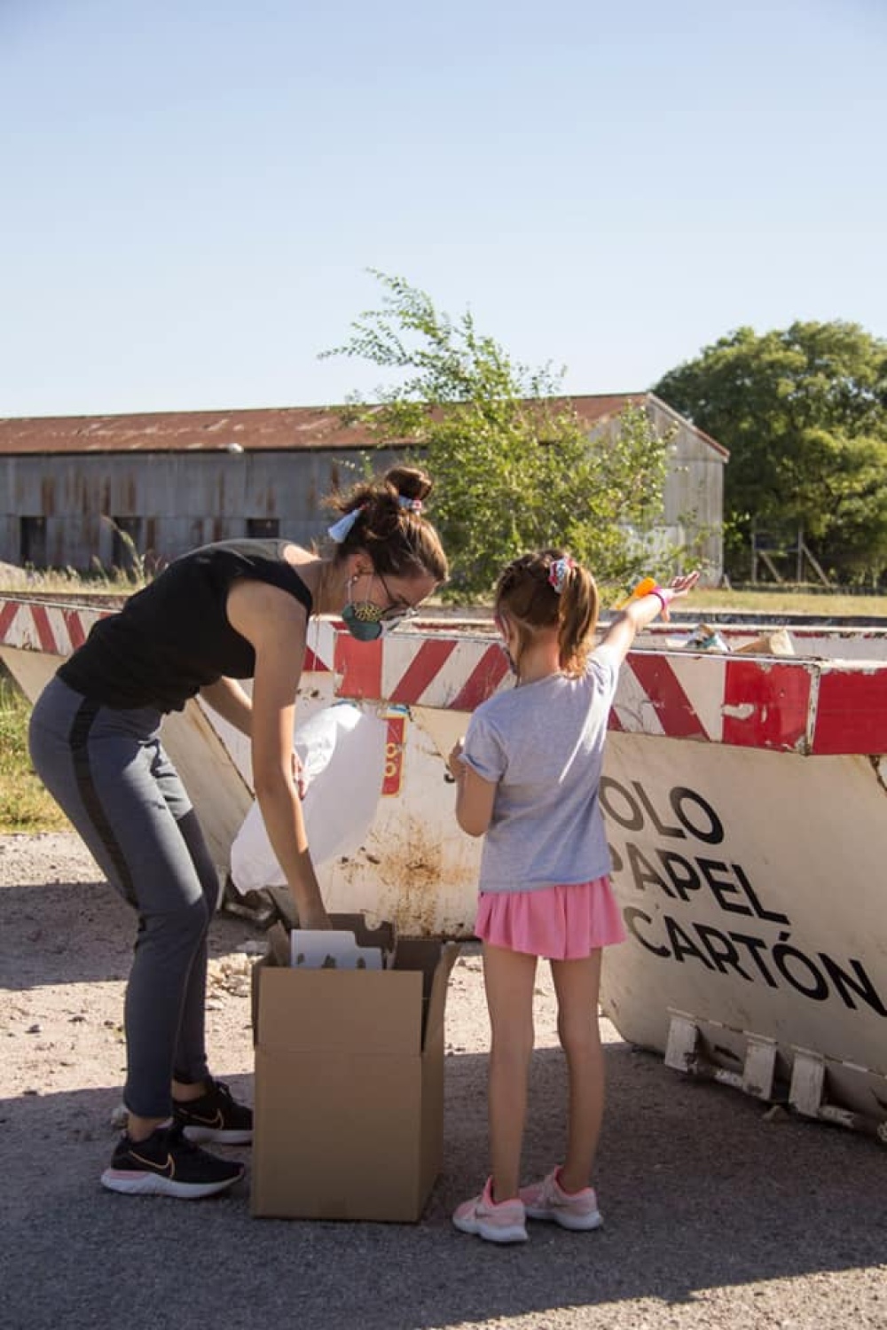 BUENA RESPUESTA DE LOS VECINOS EN LA JORNADA AMBIENTAL