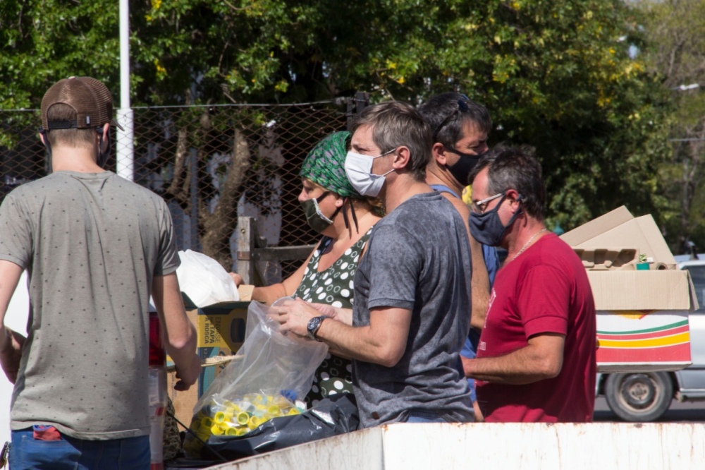 BUENA RESPUESTA DE LOS VECINOS EN LA JORNADA AMBIENTAL