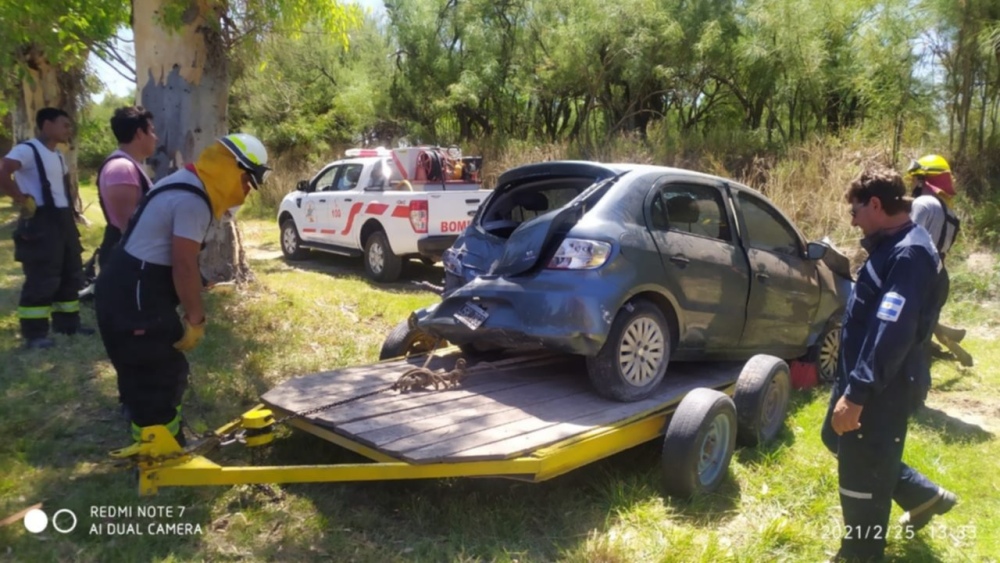 DOS VECINOS DE ESPARTILLAR  MURIERON EN UN ACCIDENTE EN EL ACCESO A GUAMINÍ