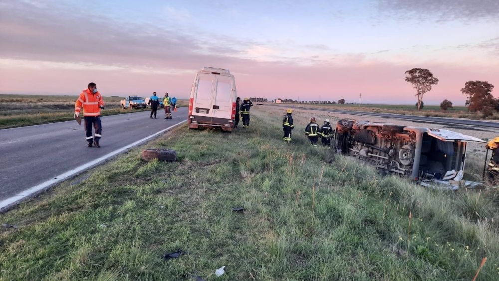 TRIPLE CHOQUE CON HERIDOS EN LA RUTA 33