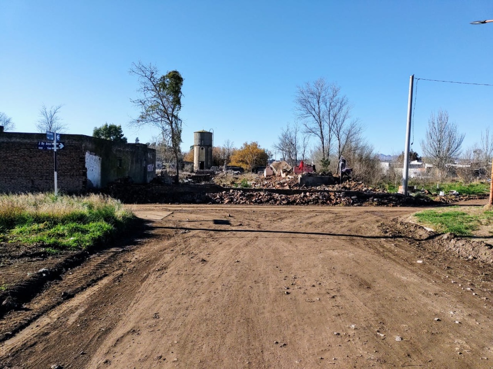 Limpian el terreno de la ex curtiembre