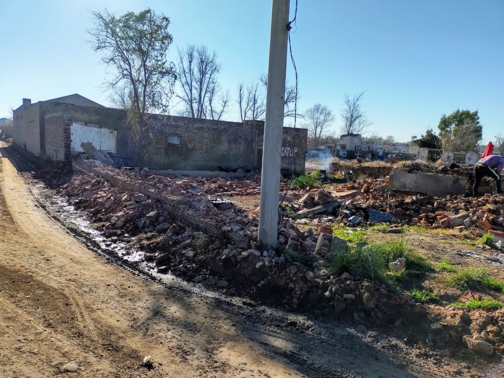 Limpian el terreno de la ex curtiembre