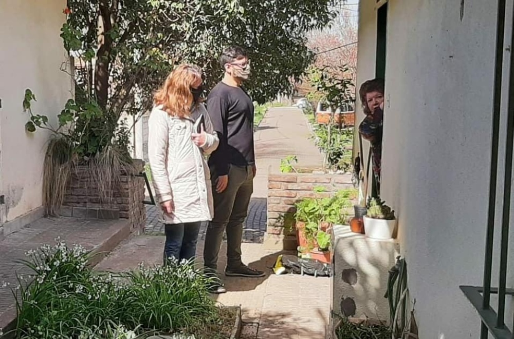 Todos por Saavedra: Nebot y Urrutia recorrieron el Barrio ”Los Abuelos”