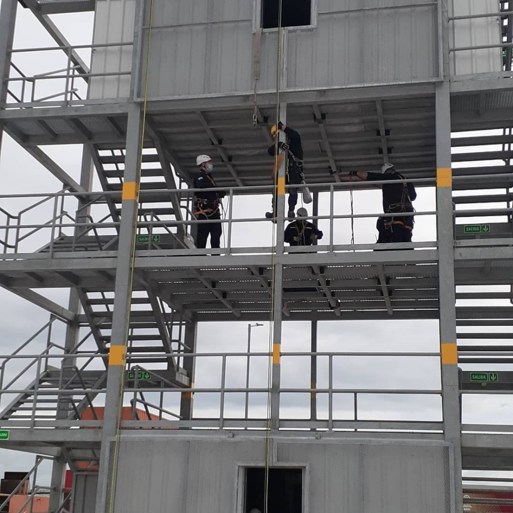 Bomberos de Pigüé participaron de la inauguración del primer centro de entrenamiento en Tapalqué