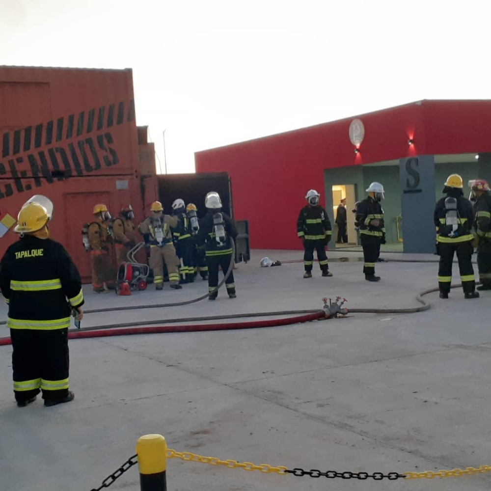 Bomberos de Pigüé participaron de la inauguración del primer centro de entrenamiento en Tapalqué