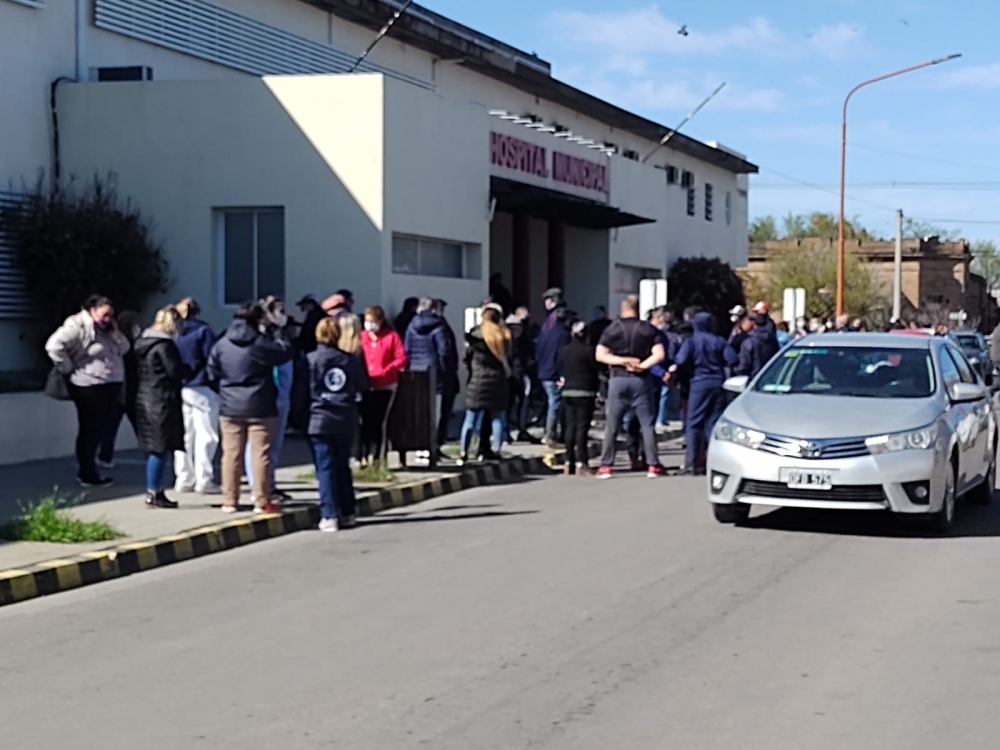 Conflicto municipal: un paro semanal de 24 horas y retención de tareas