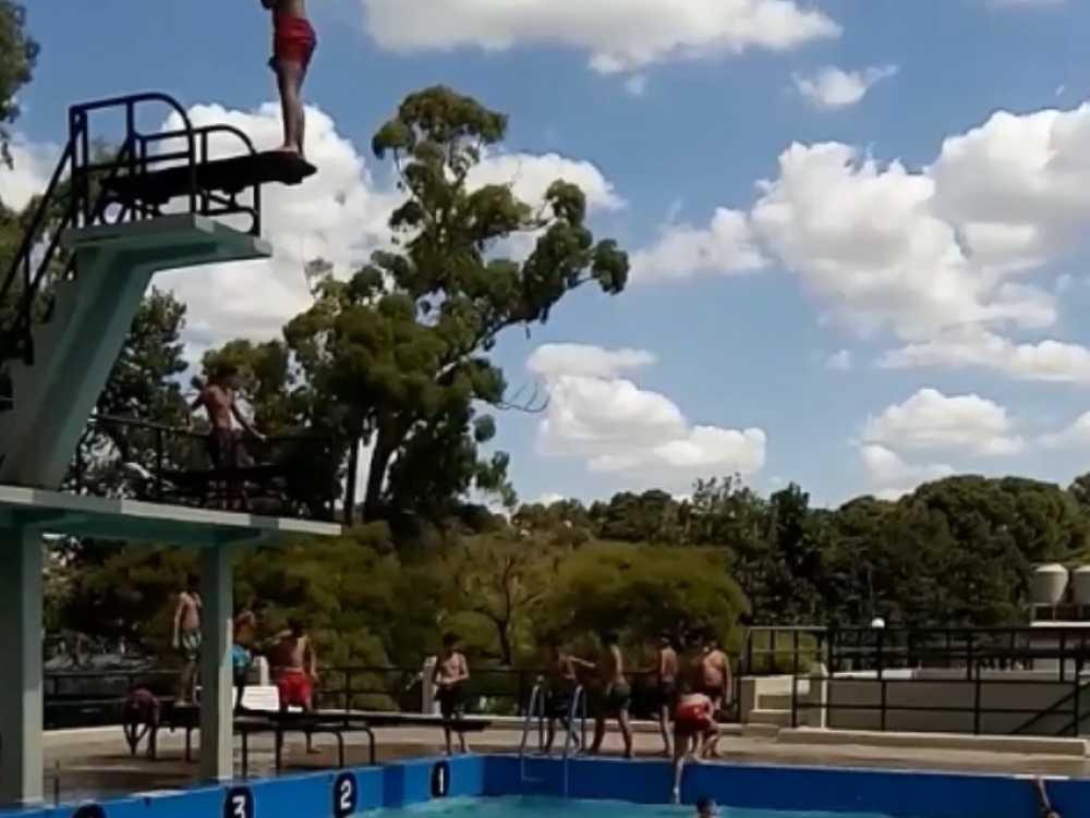 Verano a full en las piletas del parque de Pigüé