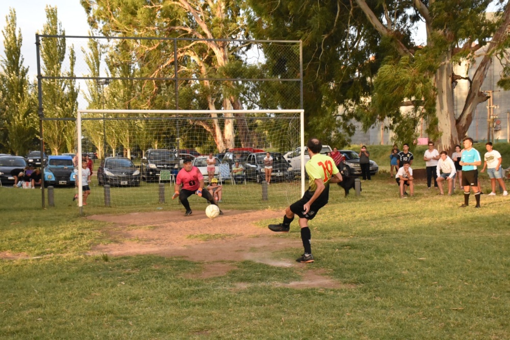 Foto Time y la vieja costumbre de ser campeón