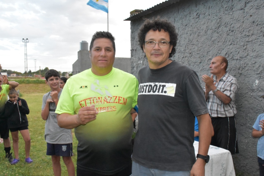 Foto Time y la vieja costumbre de ser campeón