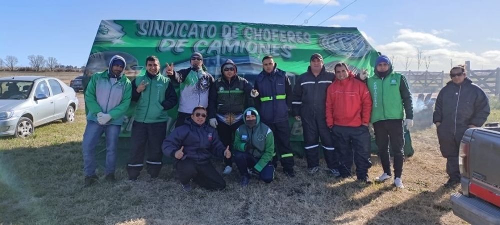 Reclamo de choferes en una planta cerealera de Pigüé