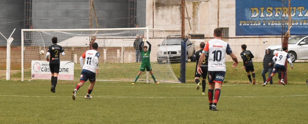 Tarde casi ideal para el fútbol local