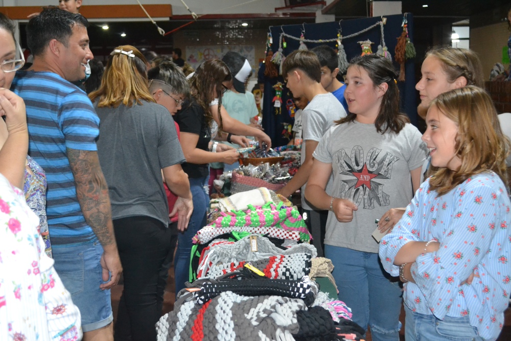 Exitosa feria de la escuela 3