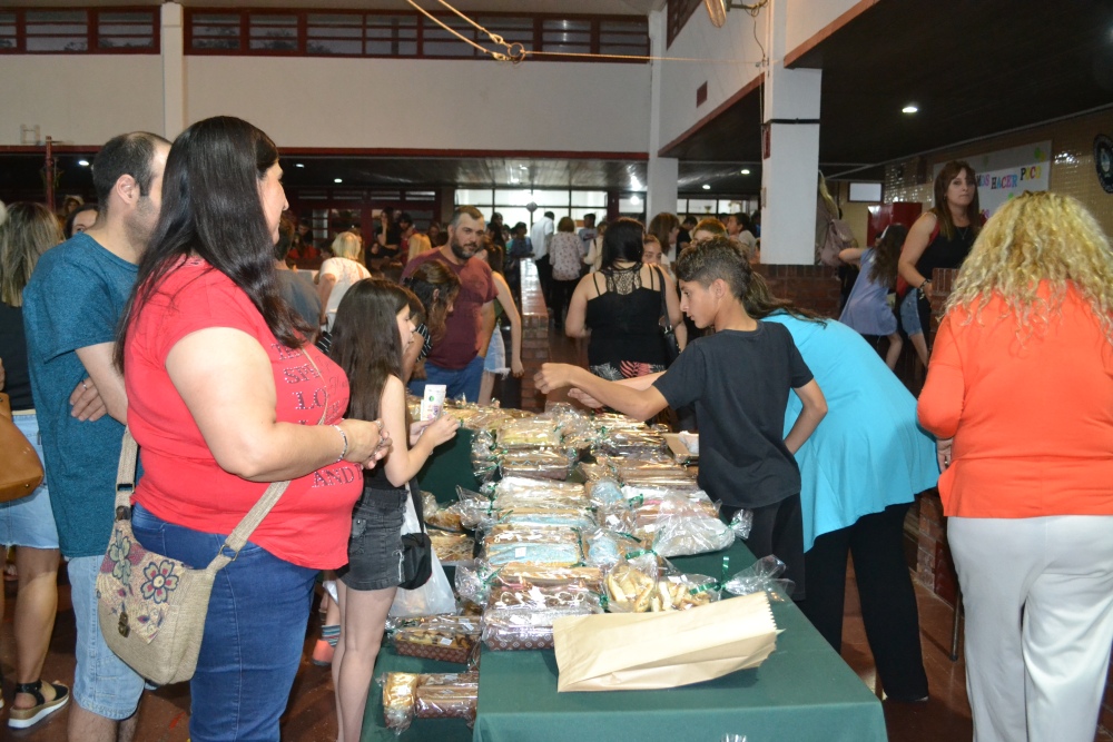 Exitosa feria de la escuela 3