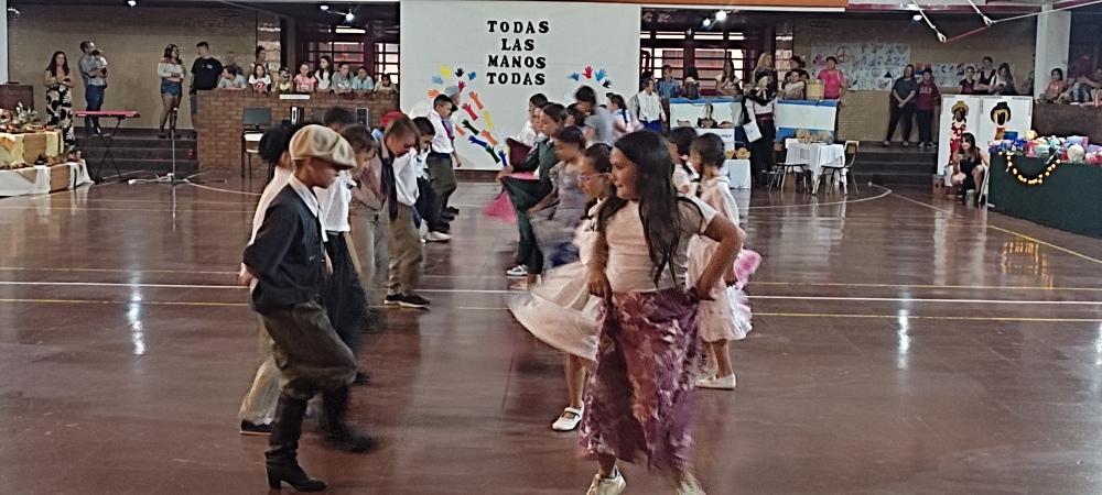 Exitosa feria de la escuela 3