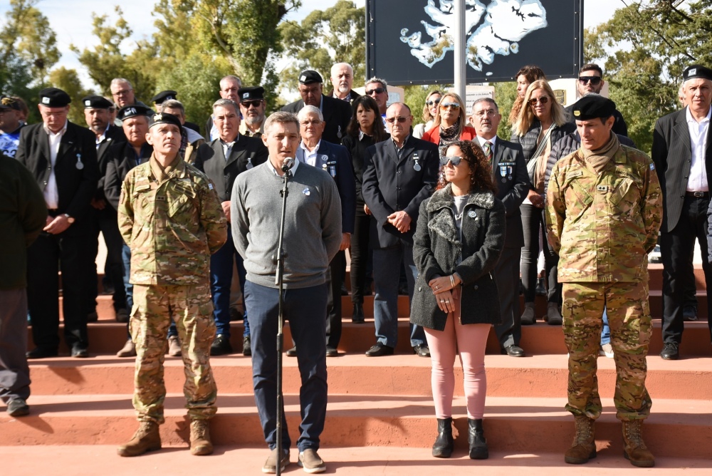 Emotivo acto por la gesta de Malvinas