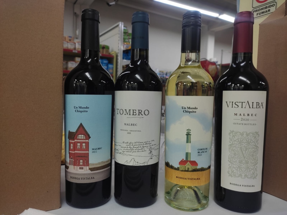 Degustación de quesos y vinos en autoservicio de La Alianza