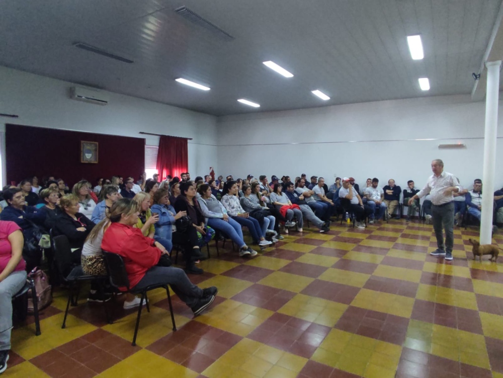 Los municipales ratificaron el paro hasta el martes próximo