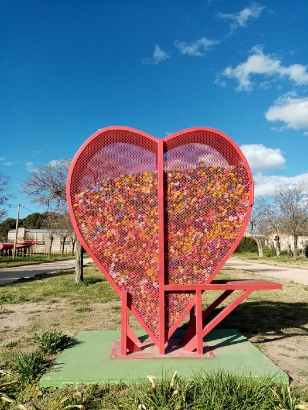 Miracca aclaró sobre los costos para enviar botellas de amor a Bs.As.