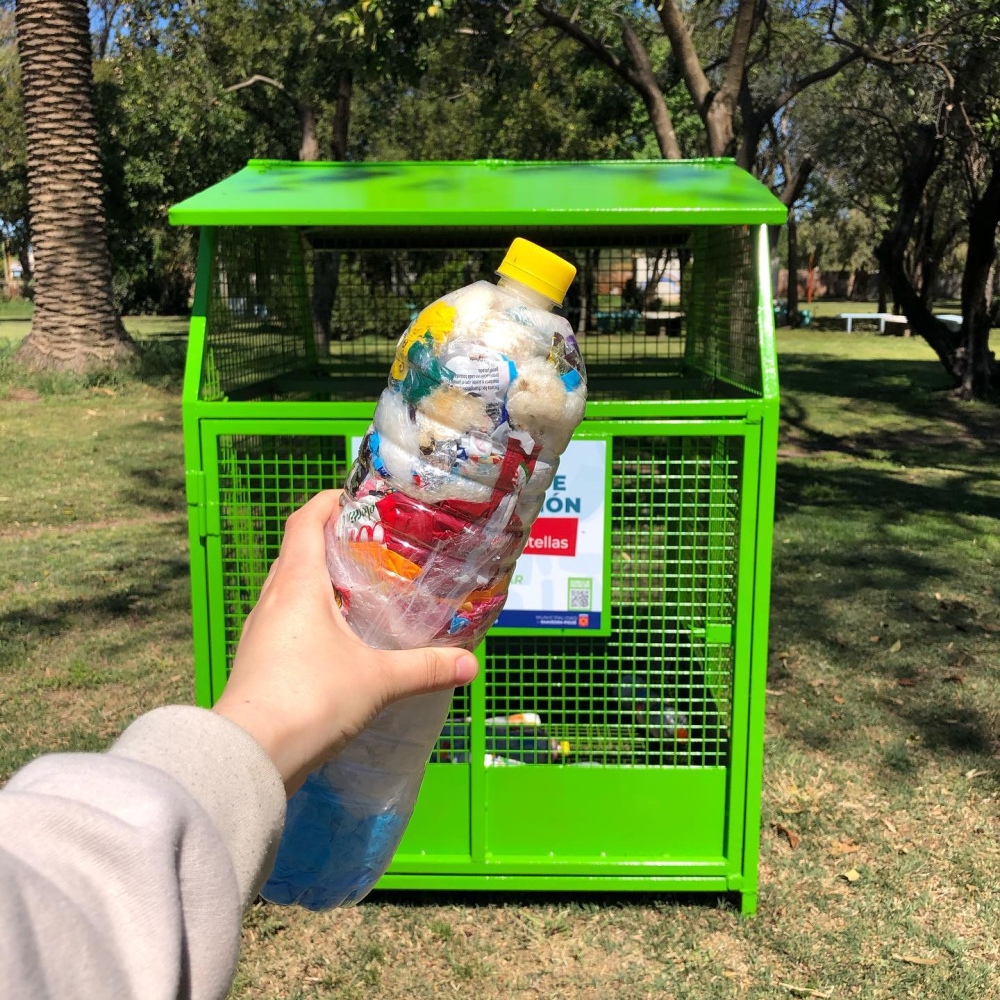 Miracca aclaró sobre los costos para enviar botellas de amor a Bs.As.