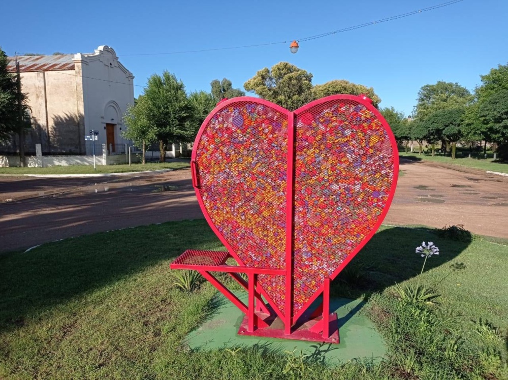 Miracca aclaró sobre los costos para enviar botellas de amor a Bs.As.