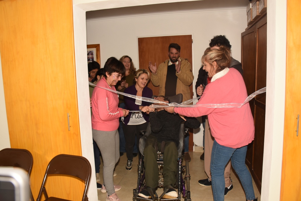 El Centro de día Amanecer inauguró su nuevo salón comedor