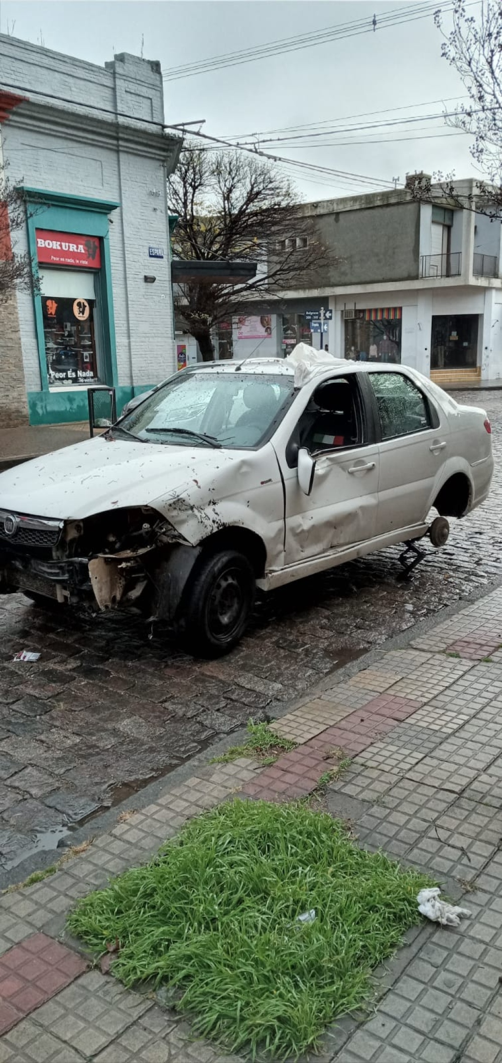 CHOQUE EN ESQUINA BELGRANO Y ESPAÑA