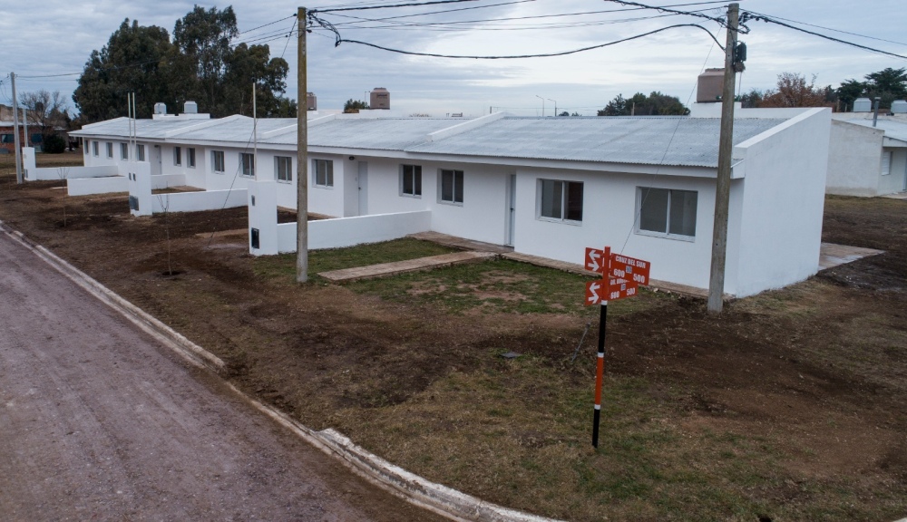 El municipio entregó casas en Espartillar