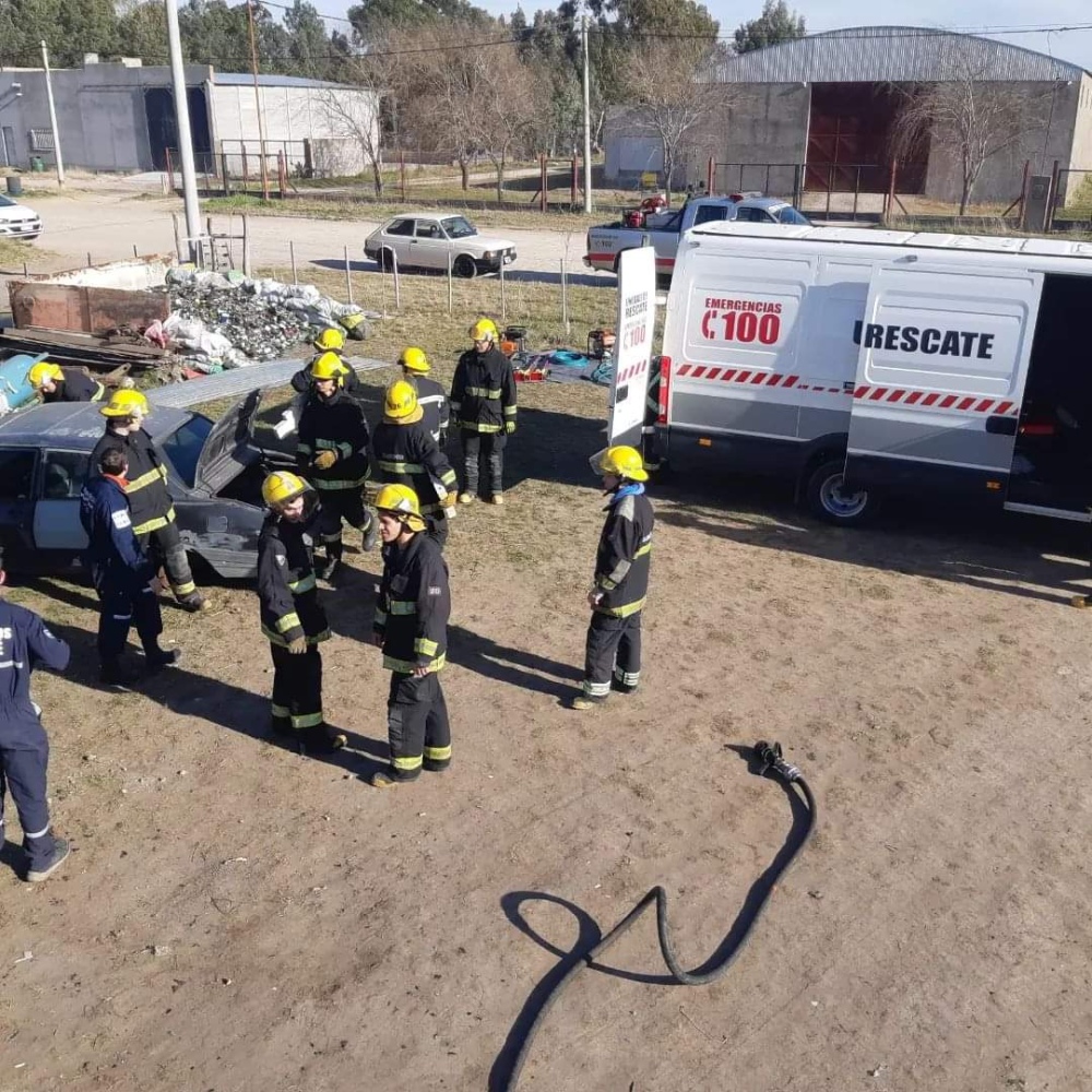 CAPACITACION SOBRE RESCATE VEHÍCULAR E INCENDIO