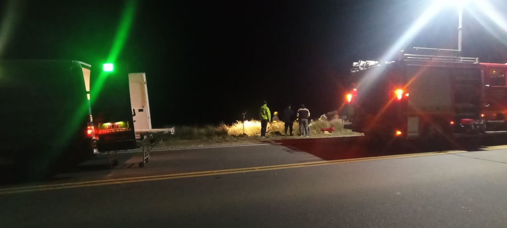 Despiste y vuelco, dos heridos en ruta 67