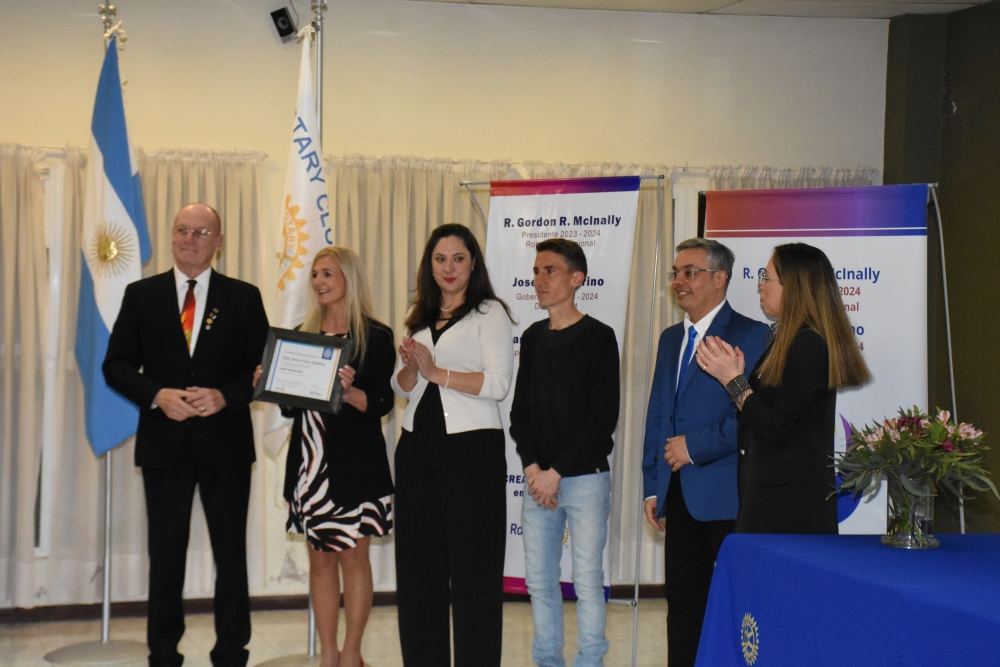 SE PRESENTÓ EL ROTARY CLUB PIGÜÉ