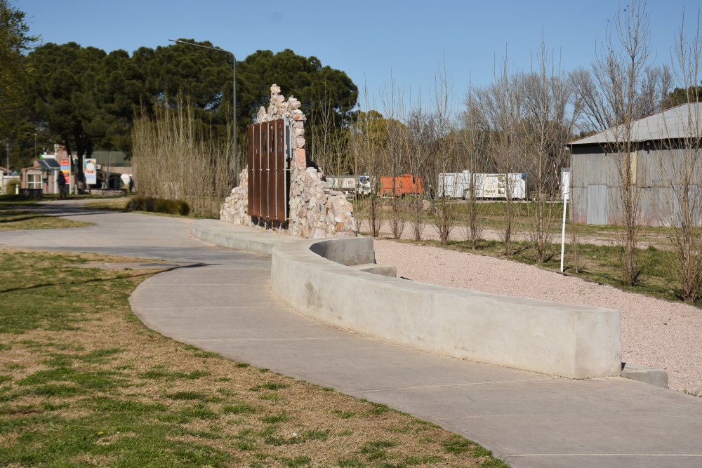 LLEVARÁ EL NOMBRE DE ”PASEO DE LOS FUNDADORES