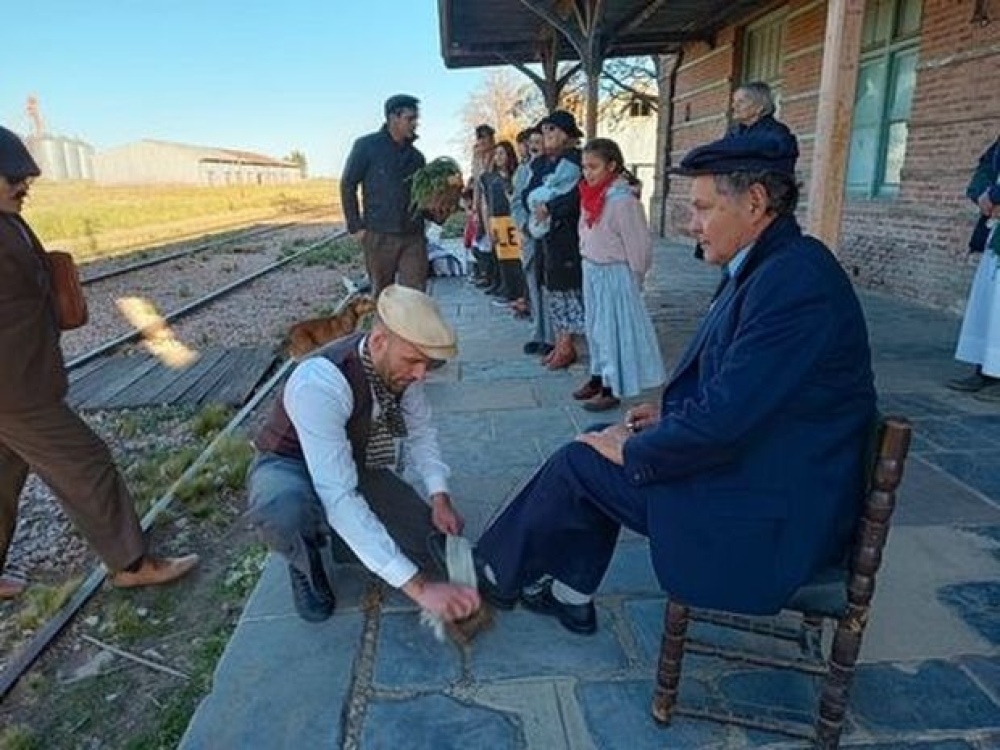 Teatro a pueblo abierto en Dufaur