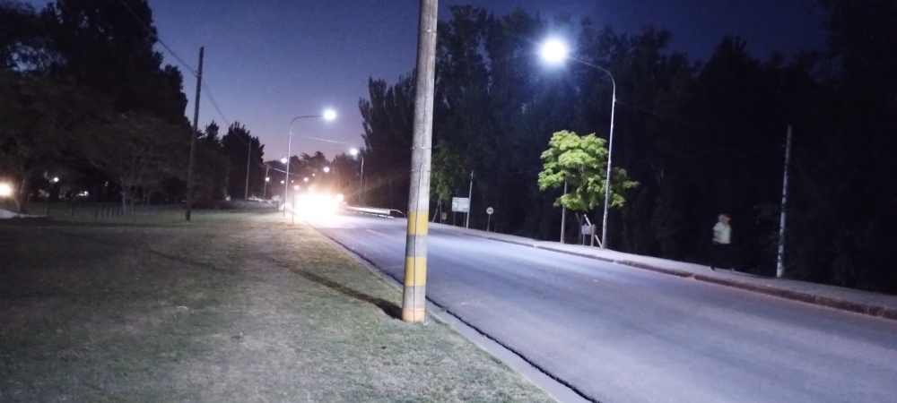 PIDEN INCREMENTAR LA ILUMINARIA EN CALLE RASTREADOR FOUNIER