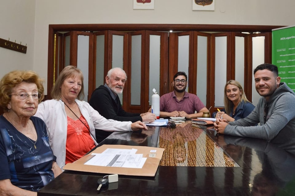 EL INTENDENTE SE REUNIÓ CON MIEMBROS DEL CENTRO DE JUBILADOS