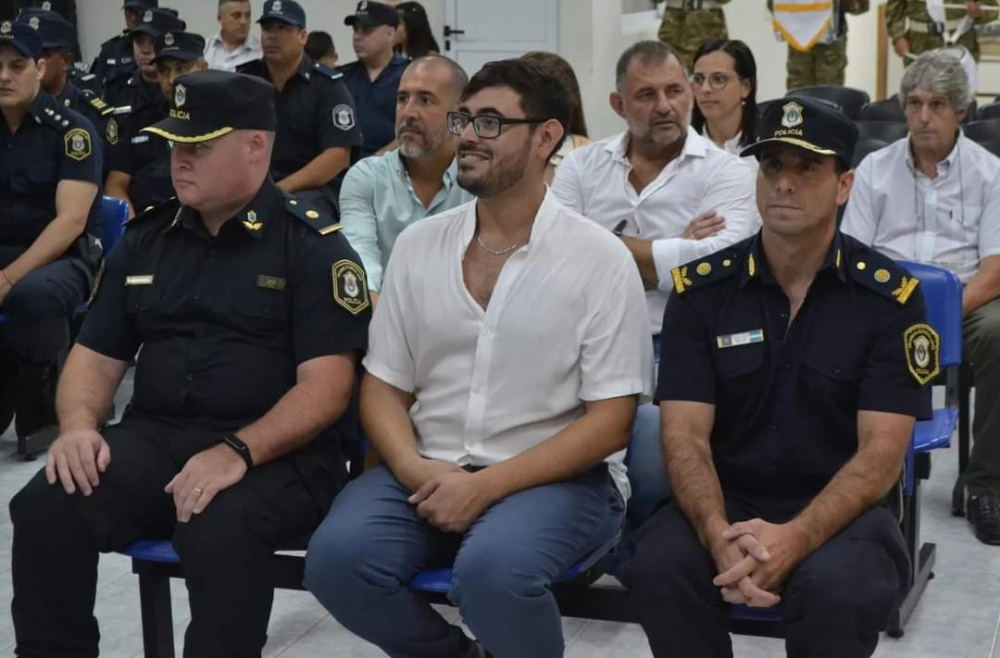 Ceremonia de ascenso y reconocimiento a Policías