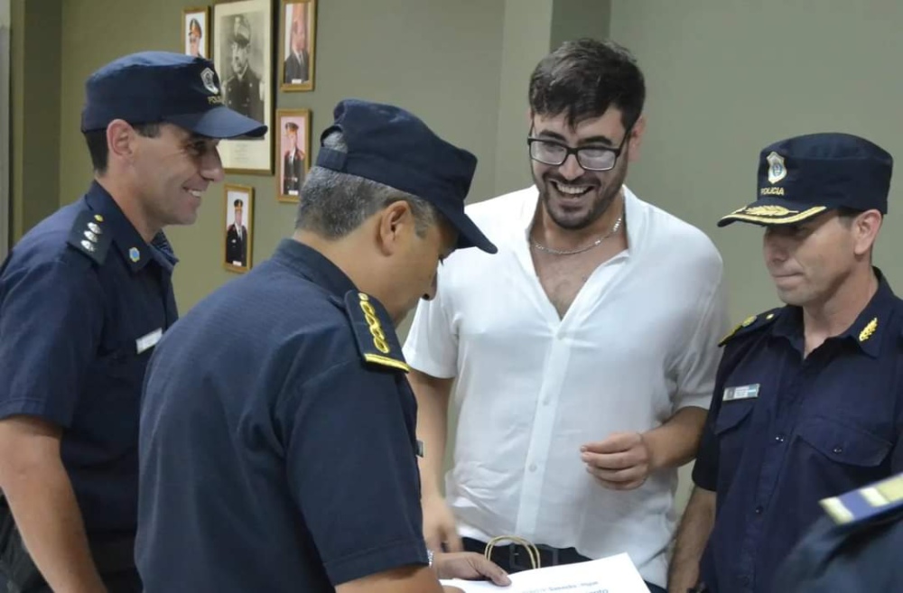 Ceremonia de ascenso y reconocimiento a Policías