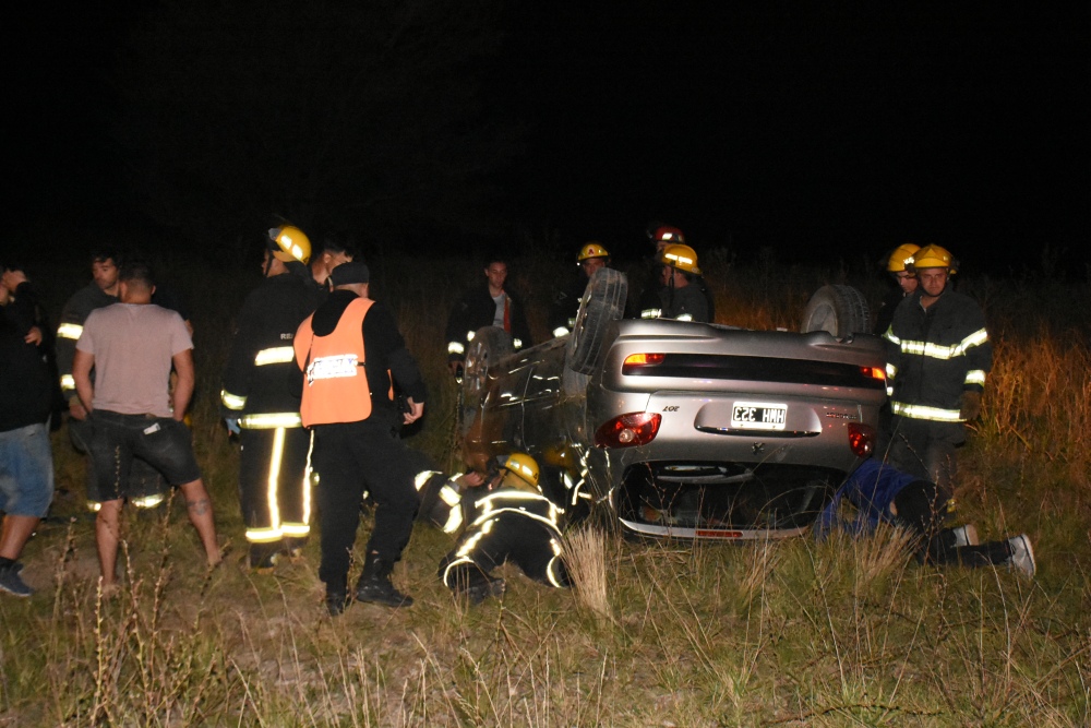 Volcó un automóvil en Ruta 67 entre Arroyo Corto y Pigüé