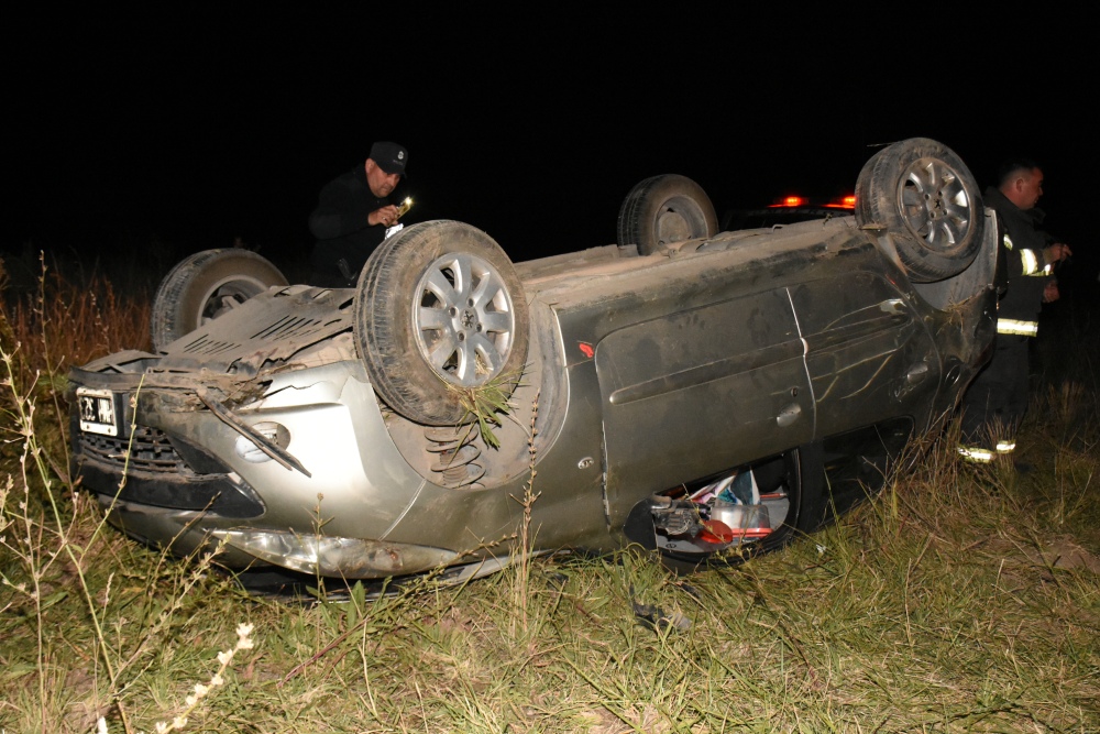 Volcó un automóvil en Ruta 67 entre Arroyo Corto y Pigüé