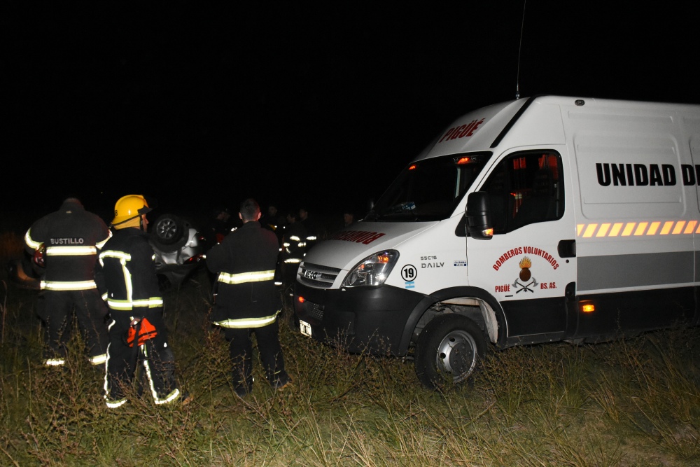 Volcó un automóvil en Ruta 67 entre Arroyo Corto y Pigüé