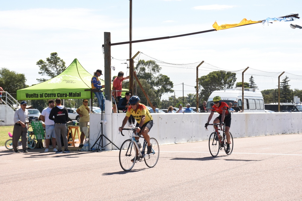 Carrera de Ruta 2024 en el autodromo ”Ciudad de Pigüé”