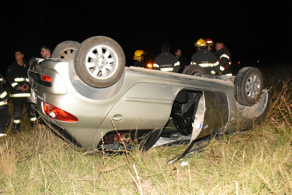 Volcó un automóvil en Ruta 67 entre Arroyo Corto y Pigüé