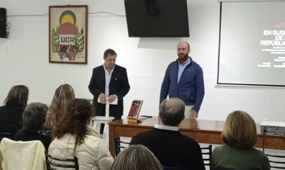 Pablo Zubiaurre presentó su nuevo libro ”En busca de la república” en el Comité de la UCR de nuestra ciudad