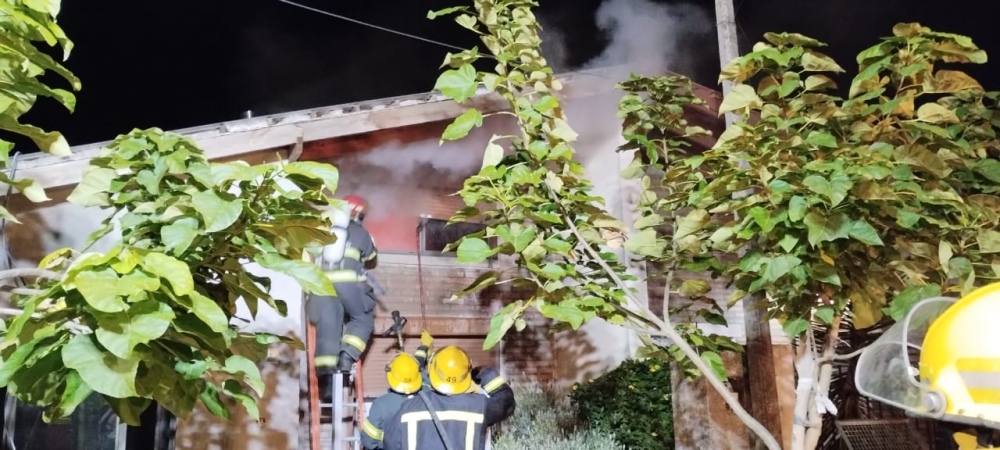 Incendió en una vivienda en calle Juana de Arco