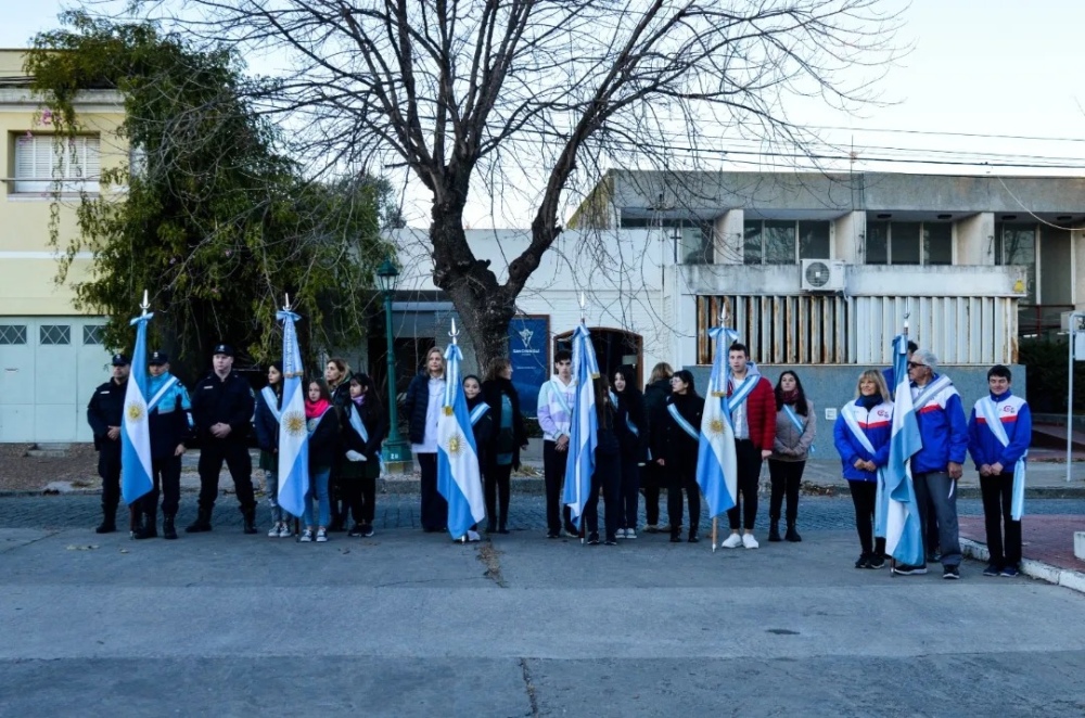 214° Aniversario del Primer Gobierno Patrio   