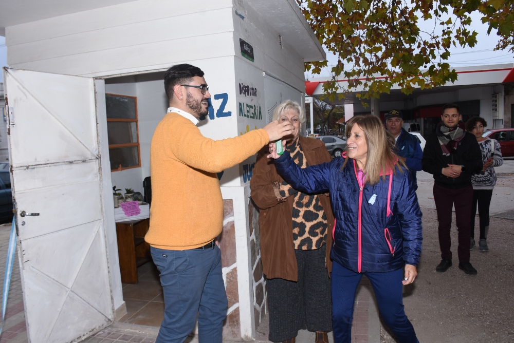 Inauguración de baños en Plaza Sarmiento