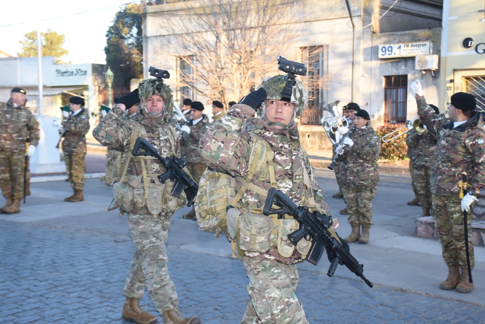 Desfile Cívico Militar en el día de la Patria