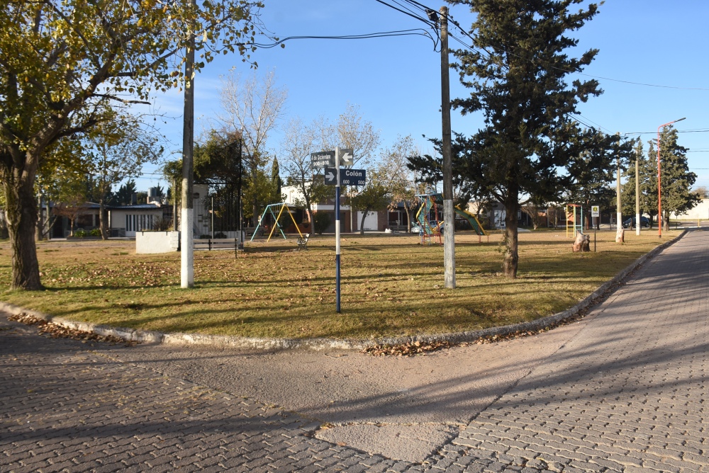 Reacondicionamiento de la plaza del Barrio de las 102 Viviendas