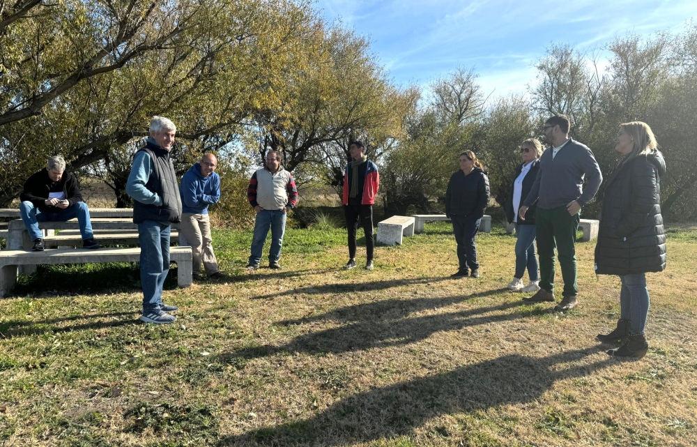 Autoridades Municipales estuvieron visitando el predio del Club Sarmiento