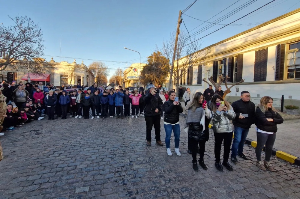 Se comenzó a vivir los 208 años de nuestra independencia  